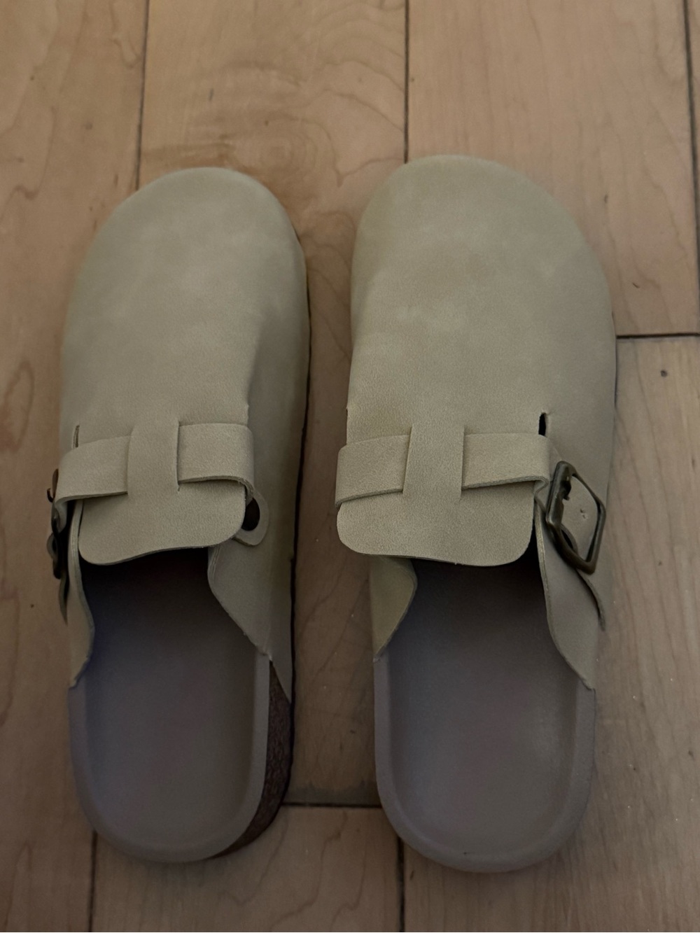 Classic Women's Slip-On Clog in Light Beige size 7.5-8